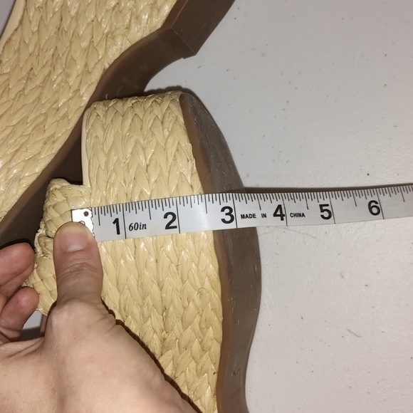 MARC FISHER  Womens Beige Platform Ankle strapped sandal size 8 and 1/2 - Picture 8 of 11